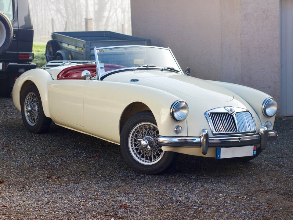 Image 1/56 of MG MGA 1500 (1957)