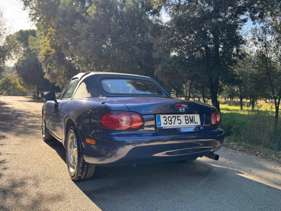 Imagen 9/43 de Mazda MX-5 1.8 (2001)