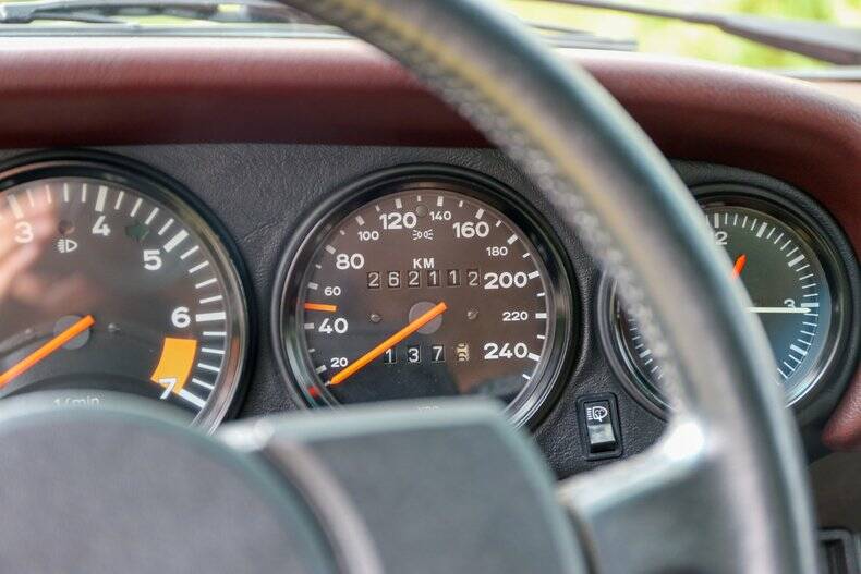 Image 14/50 de Porsche 911 SC 3.0 (1982)