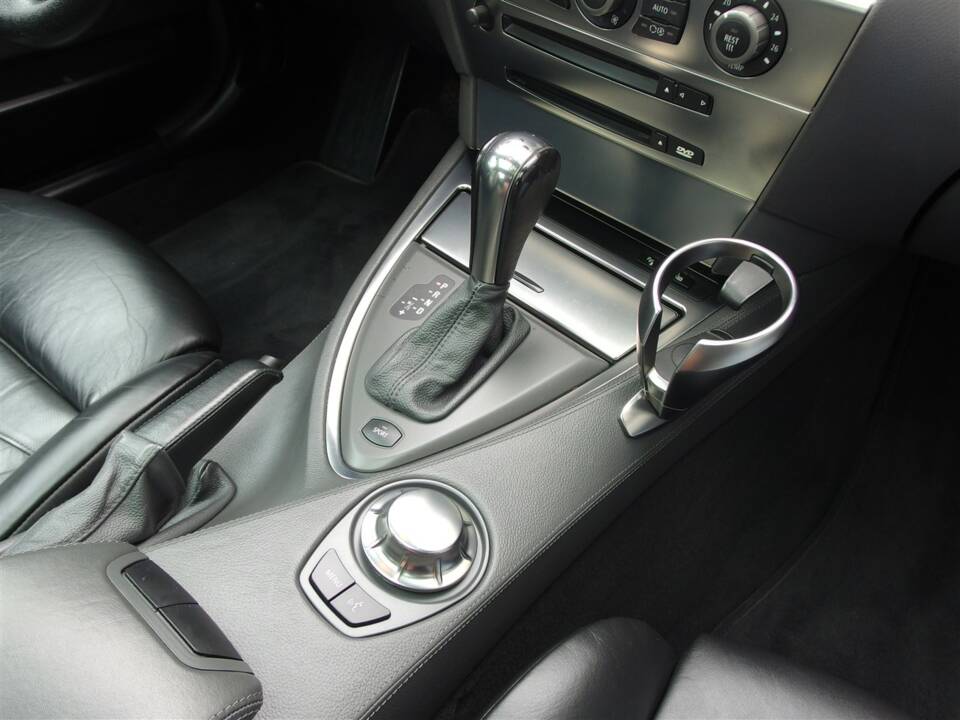 Image 70/97 de BMW 645Ci (2004)