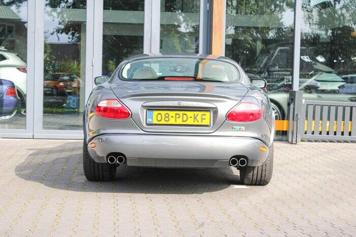 Bild 4/7 von Jaguar XKR (2004)