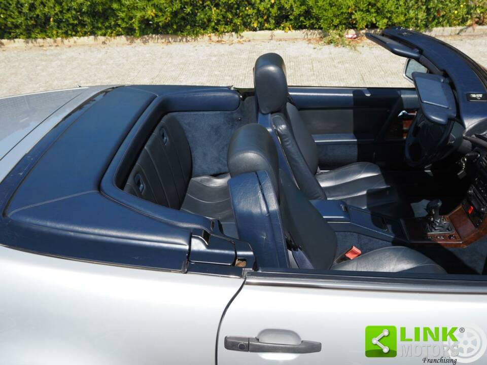 Image 48/50 of Mercedes-Benz 300 SL-24 (1992)