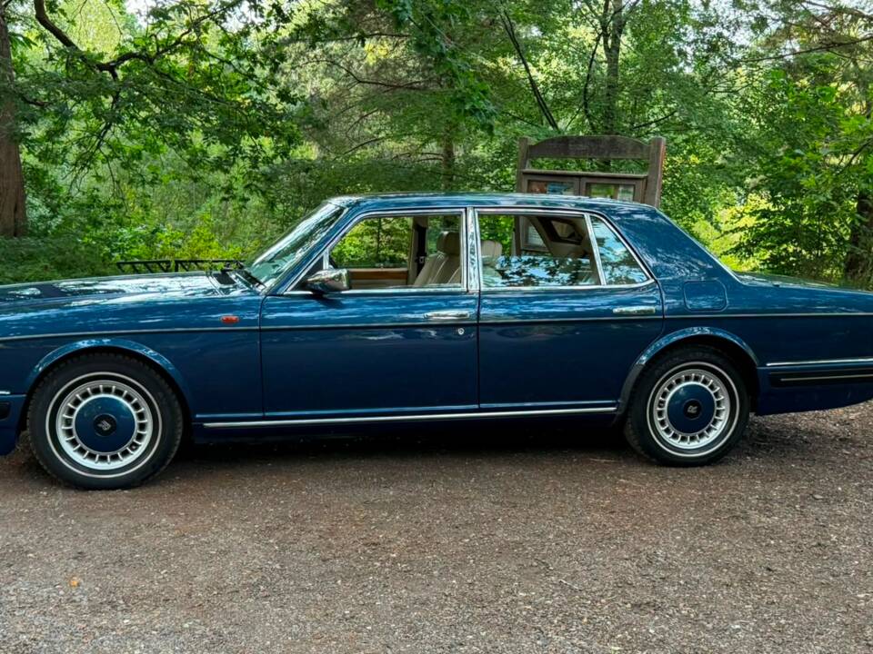 Image 2/46 of Rolls-Royce Silver Spirit III (1996)