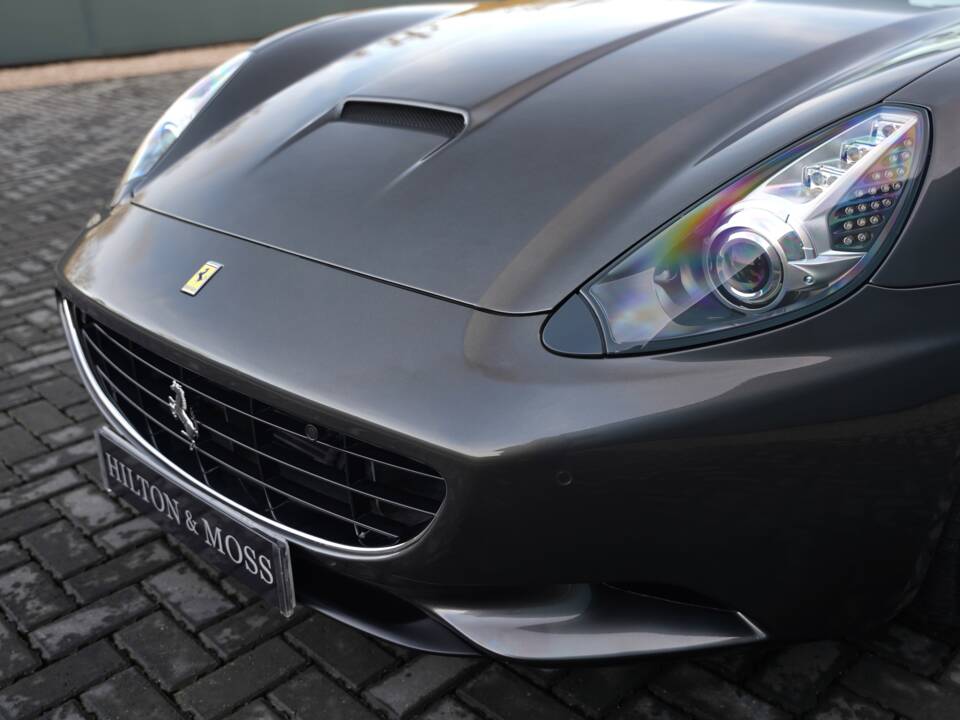 Image 28/50 of Ferrari California (2009)