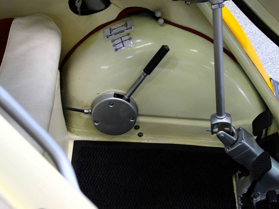 Image 19/23 of BMW Isetta 250 (1955)