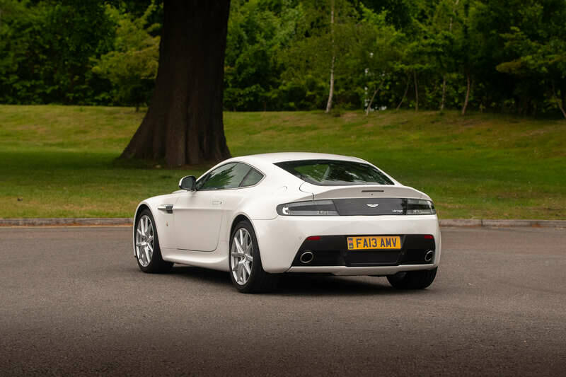 Bild 3/50 von Aston Martin V8 Vantage (2013)