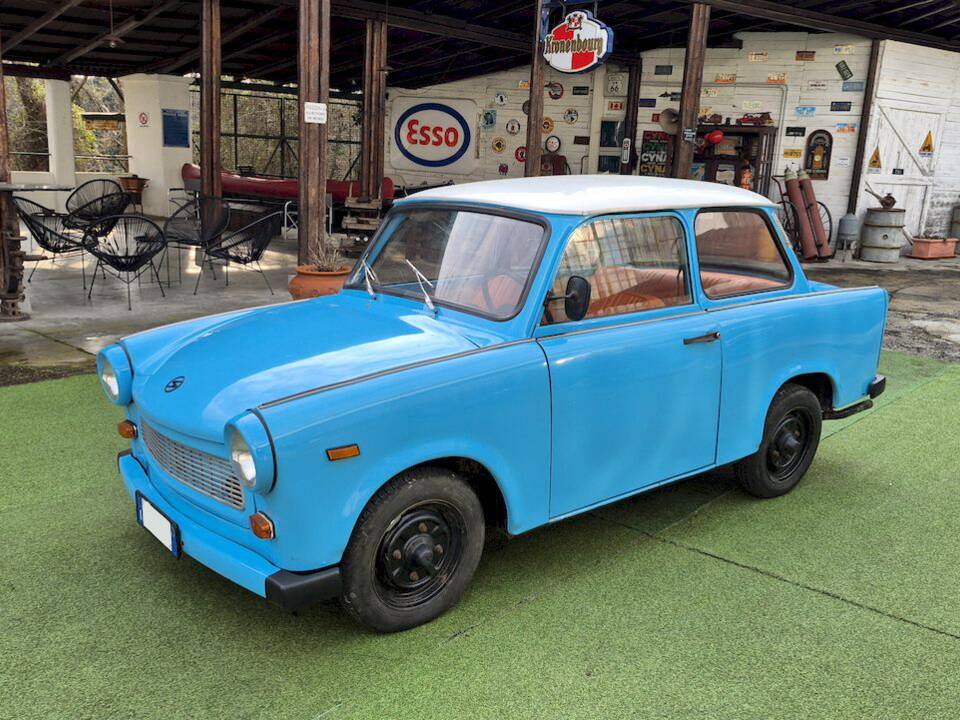 Image 16/45 of Trabant 601 (1966)