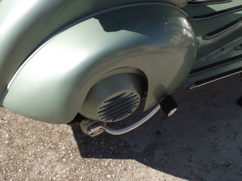 Immagine 37/44 di Piaggio Vespa 125 (1951)