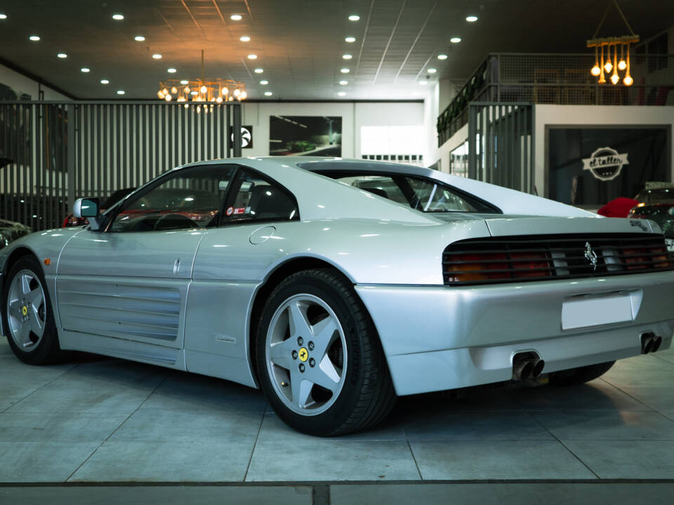 Immagine 2/25 di Ferrari 348 TB (1989)