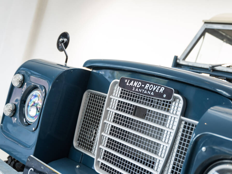 Image 27/31 of Land Rover 109 (1980)
