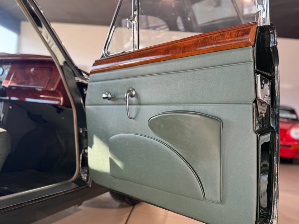 Bild 21/29 von Jaguar Mk II 3.4 (1962)