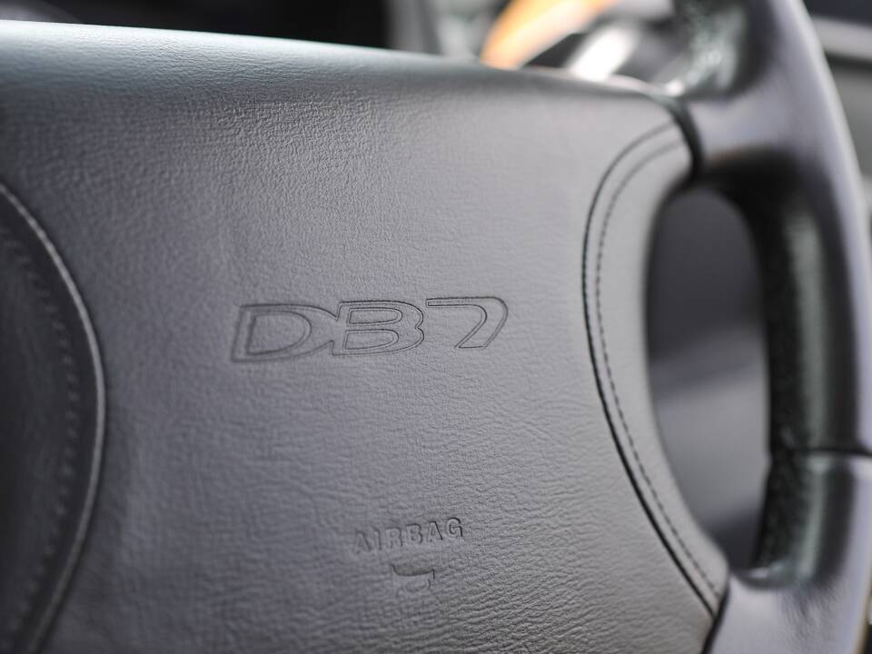 Immagine 28/33 di Aston Martin DB 7 (1999)