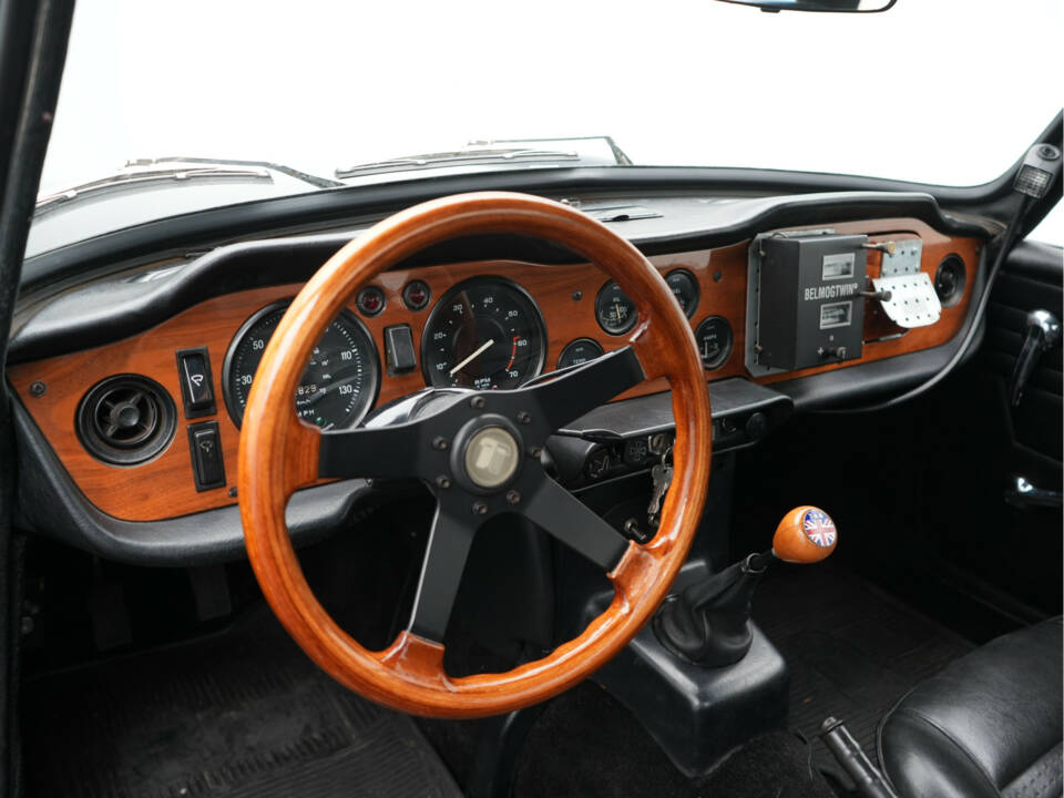 Image 9/33 of Triumph TR 6 (1969)