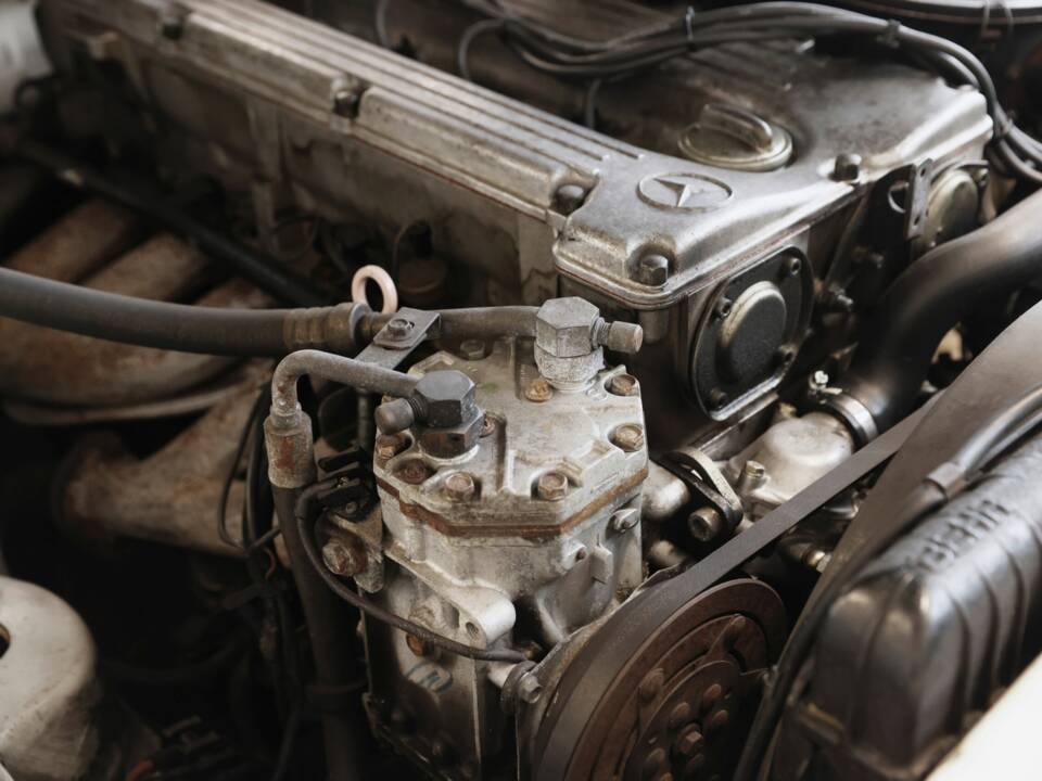 Image 26/36 of Mercedes-Benz 280 CE (1979)