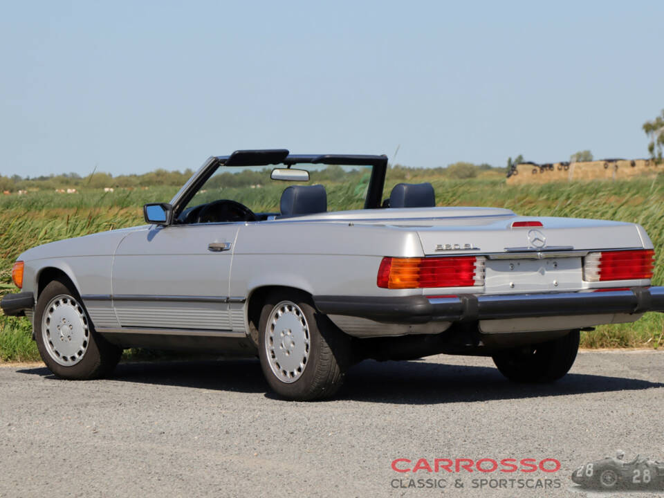 Image 25/50 of Mercedes-Benz 560 SL (1988)