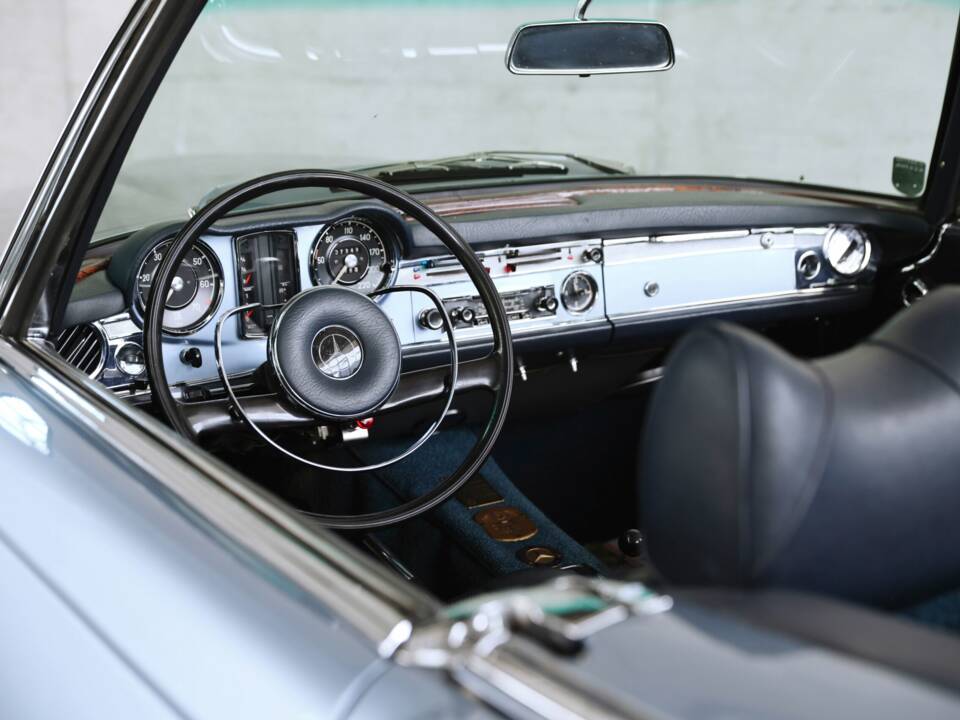 Immagine 23/40 di Mercedes-Benz 230 SL (1966)
