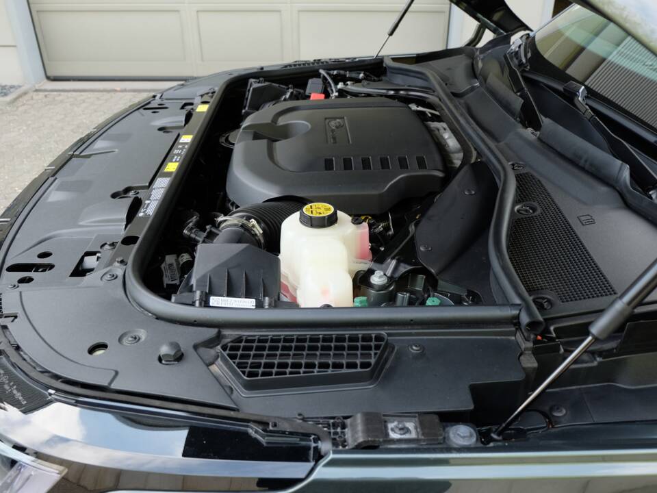 Image 55/61 of Land Rover Range Rover D350 (2025)