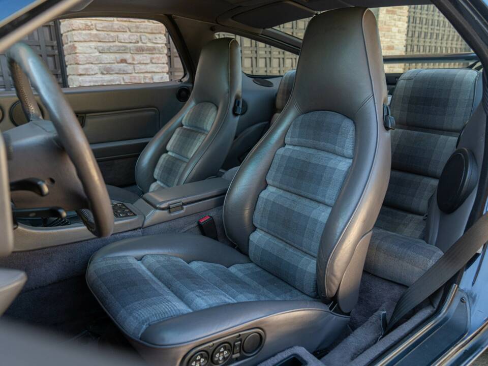 Afbeelding 49/50 van Porsche 928 GTS (1992)