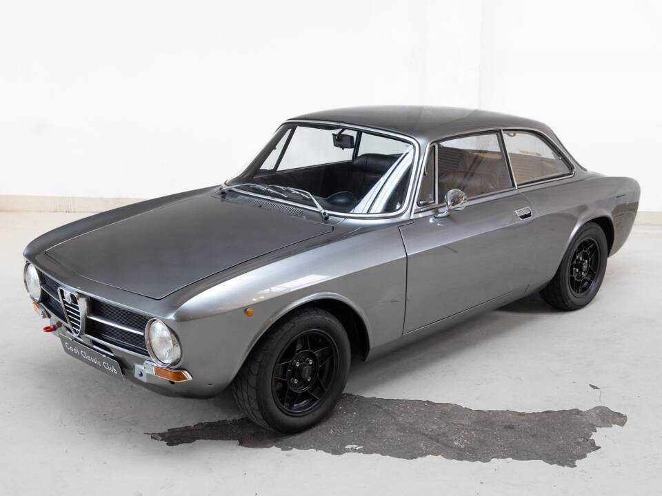 Imagen 35/36 de Alfa Romeo Giulia 1600 GT Junior (1973)