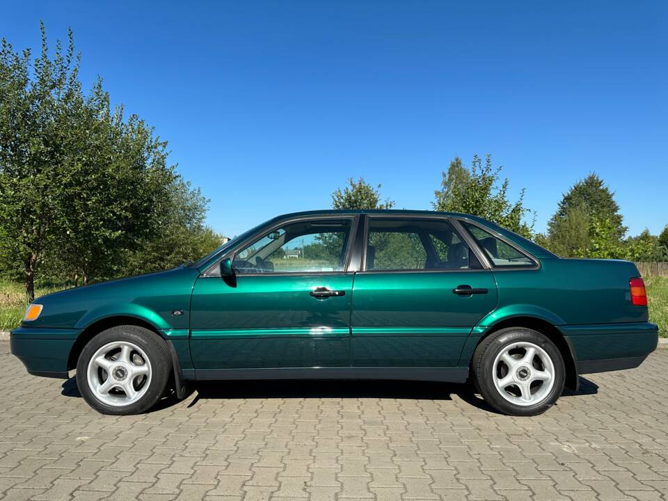 Bild 4/40 von Volkswagen Passat 2.0 (1995)