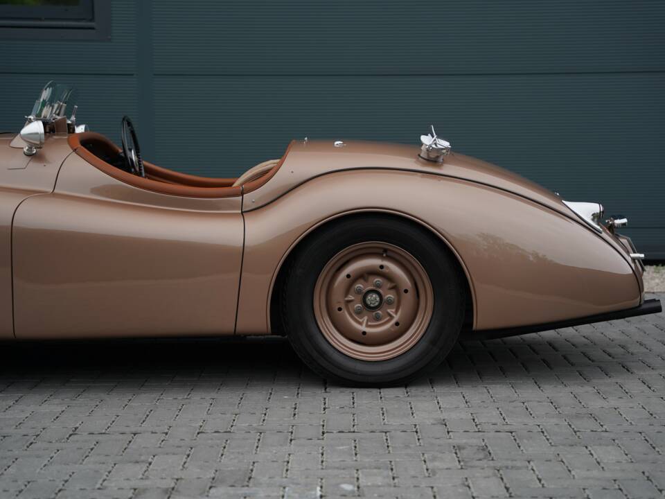 Image 30/50 of Jaguar XK 120 OTS (1950)