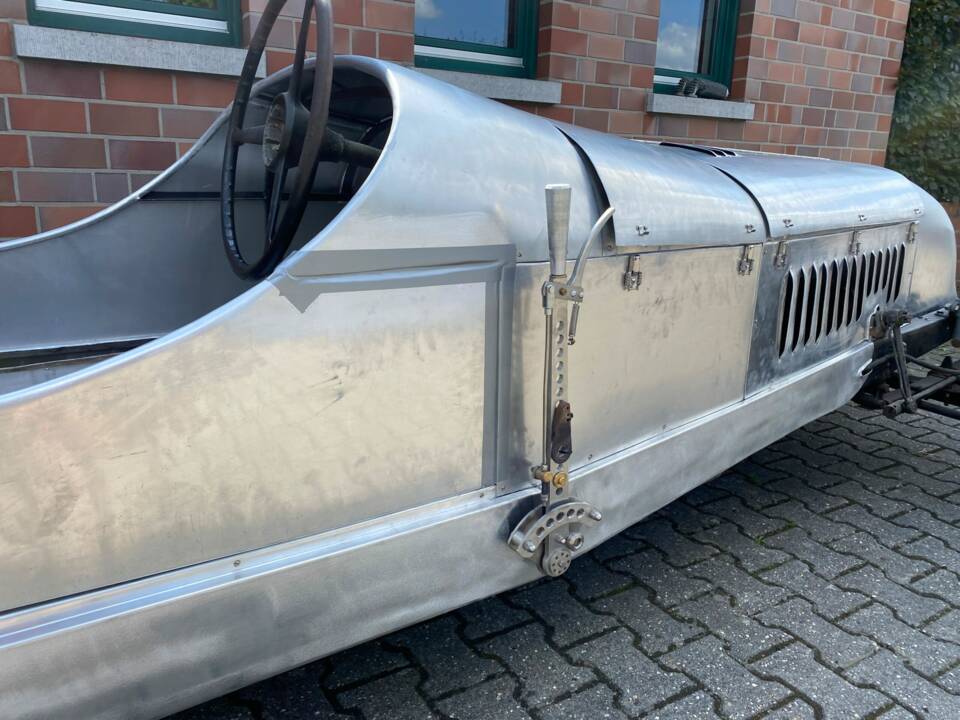 Immagine 9/17 di Vauxhall 27 HP Special (1936)