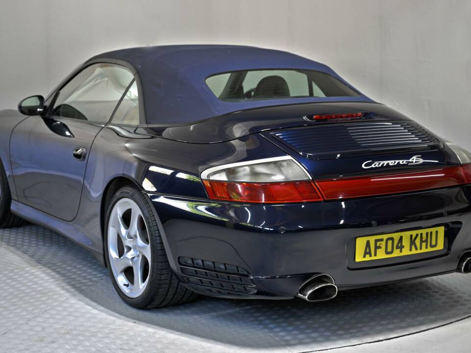 Bild 21/50 von Porsche 911 Carrera 4S (2004)