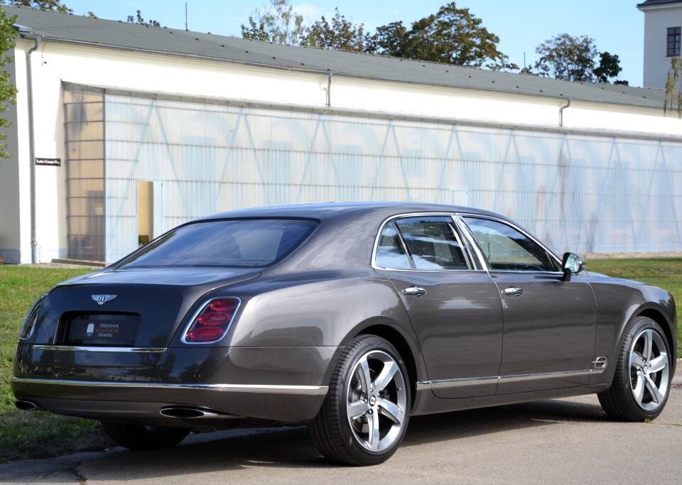 Bild 13/36 von Bentley Mulsanne Speed (2015)