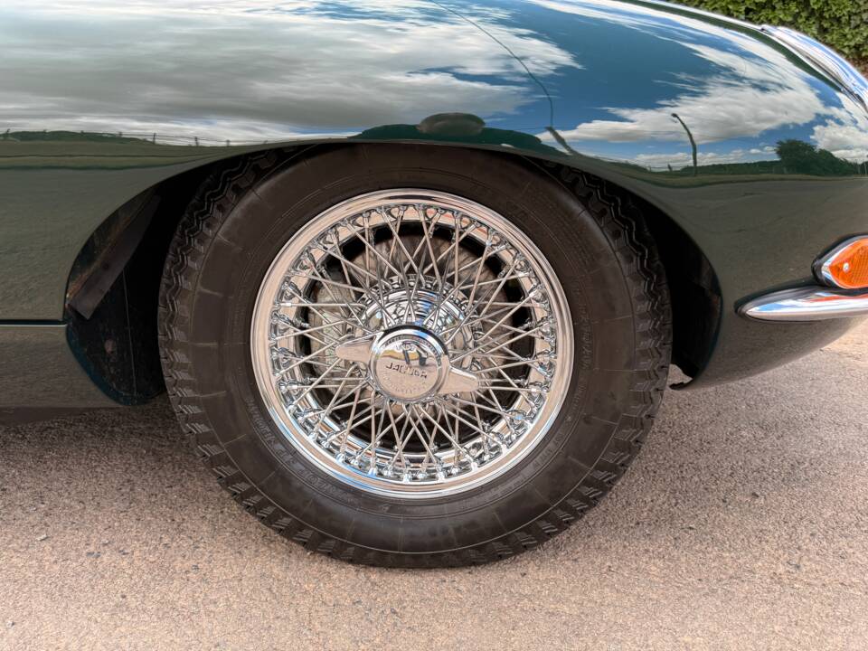Image 9/30 de Jaguar Type E (2+2) (1966)
