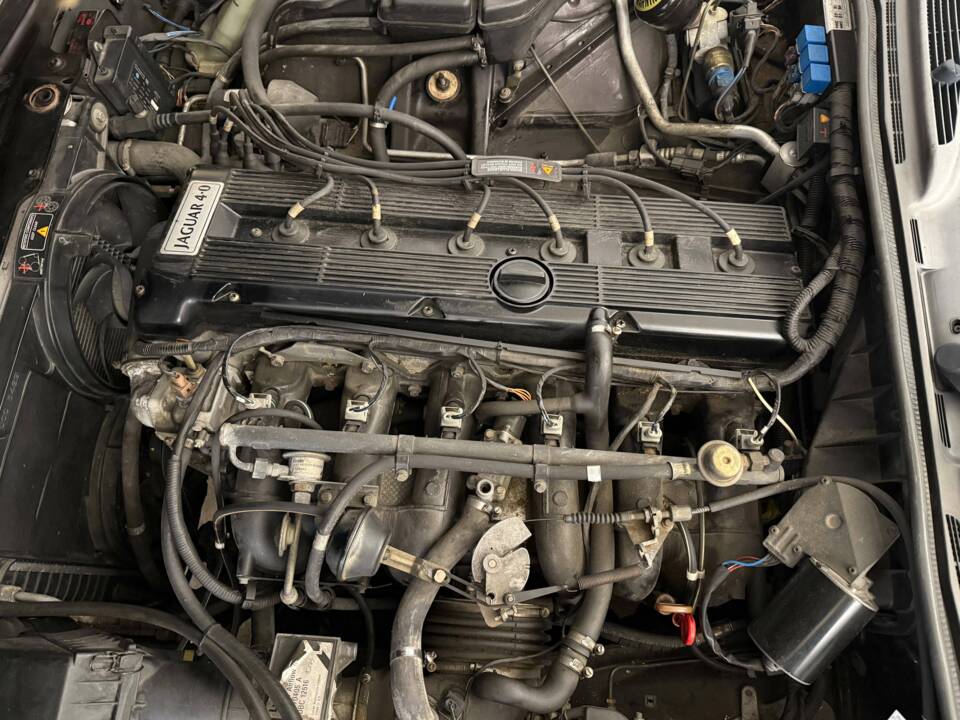 Image 5/21 of Jaguar XJ 6 4.0 Sovereign (1995)