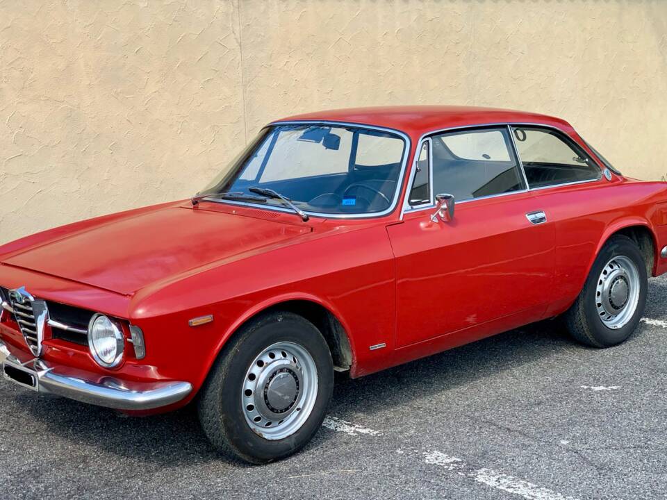 Bild 8/19 von Alfa Romeo Giulia 1300 GT Junior (1969)