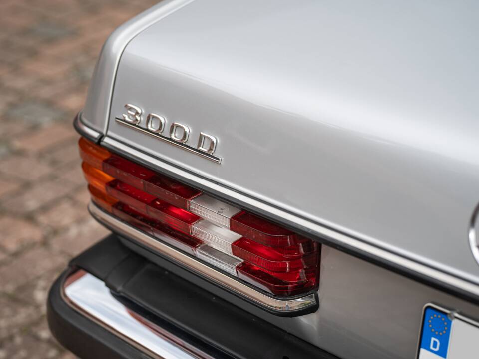Bild 13/83 von Mercedes-Benz 300 D Turbodiesel (1983)