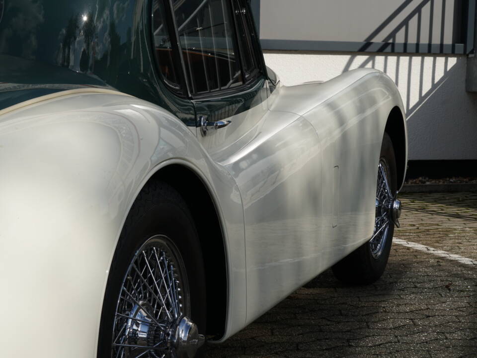 Image 10/13 of Jaguar XK 120 FHC (1953)