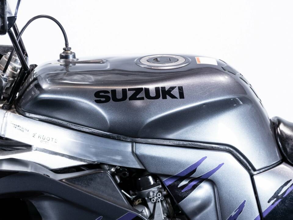 Bild 8/50 von Suzuki DUMMY (1994)