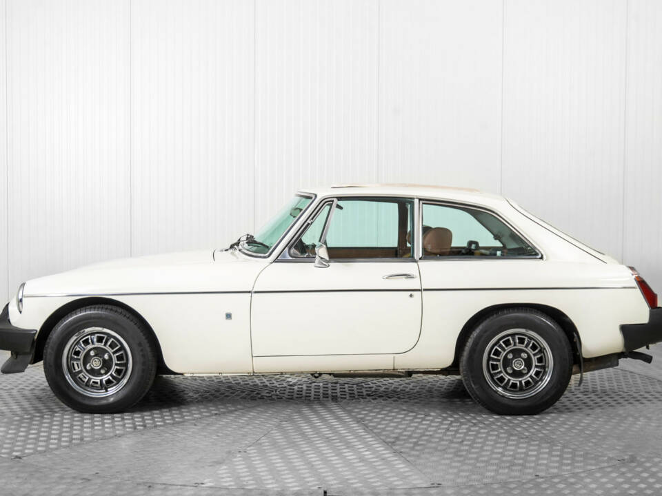 Image 9/50 of MG MGB GT V8 (1975)