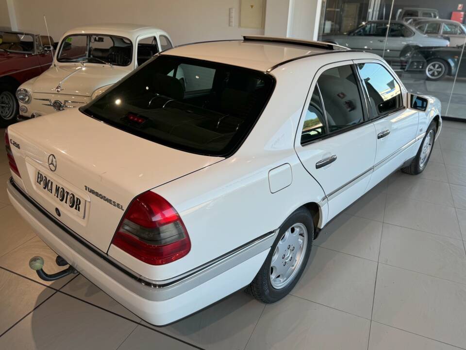 Bild 31/42 von Mercedes-Benz C 250 Turbodiesel (1996)