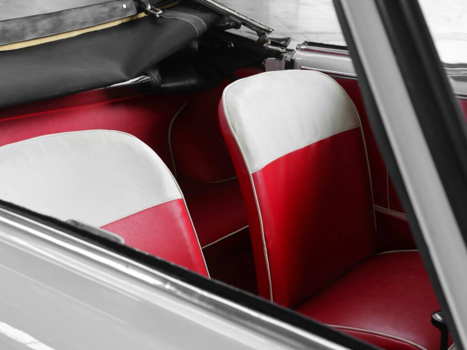 Image 20/37 of Autobianchi Bianchina Convertible (1960)