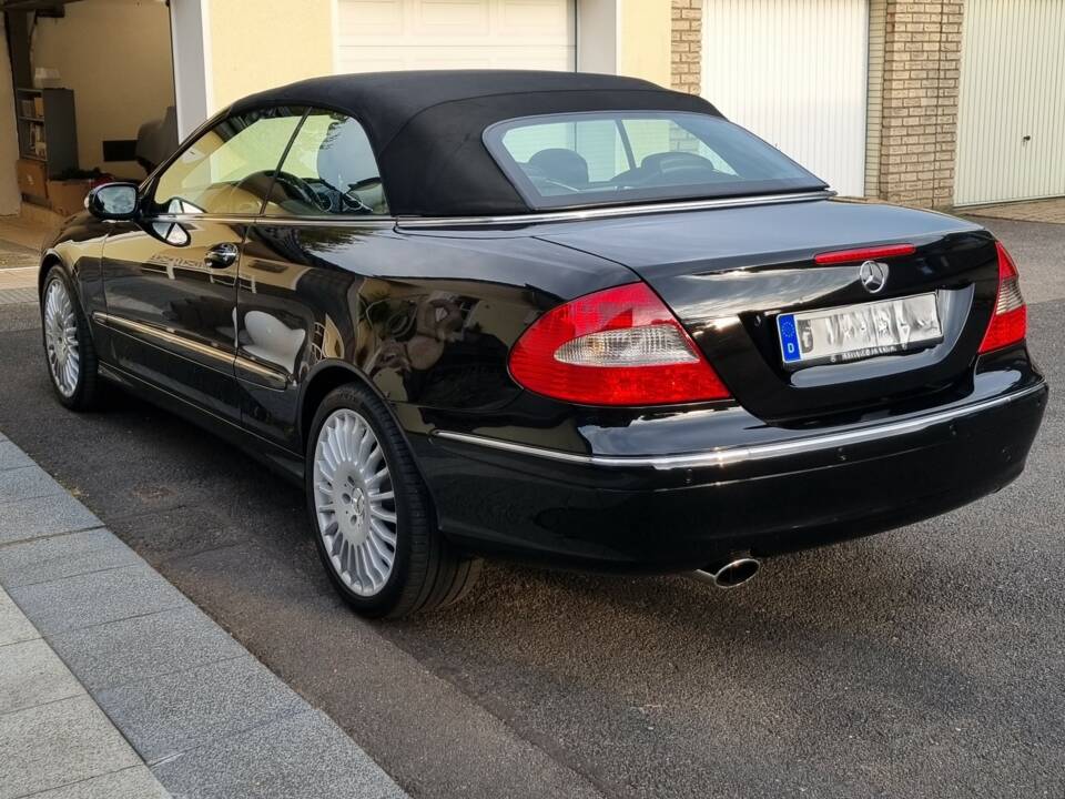 Bild 8/29 von Mercedes-Benz CLK 200 K (2006)