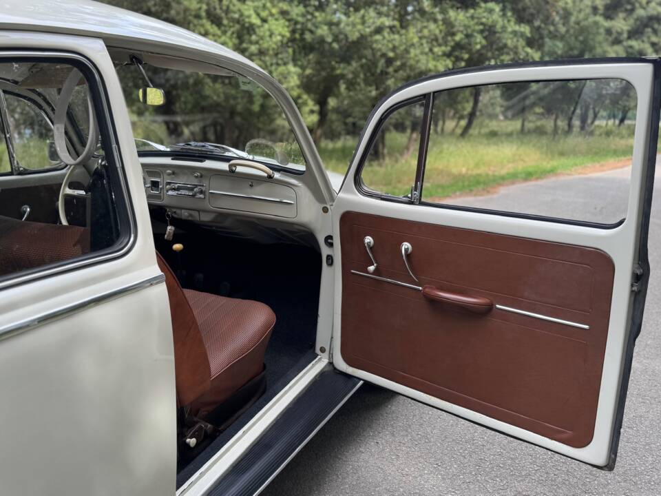 Afbeelding 22/27 van Volkswagen Käfer 1300 (1966)