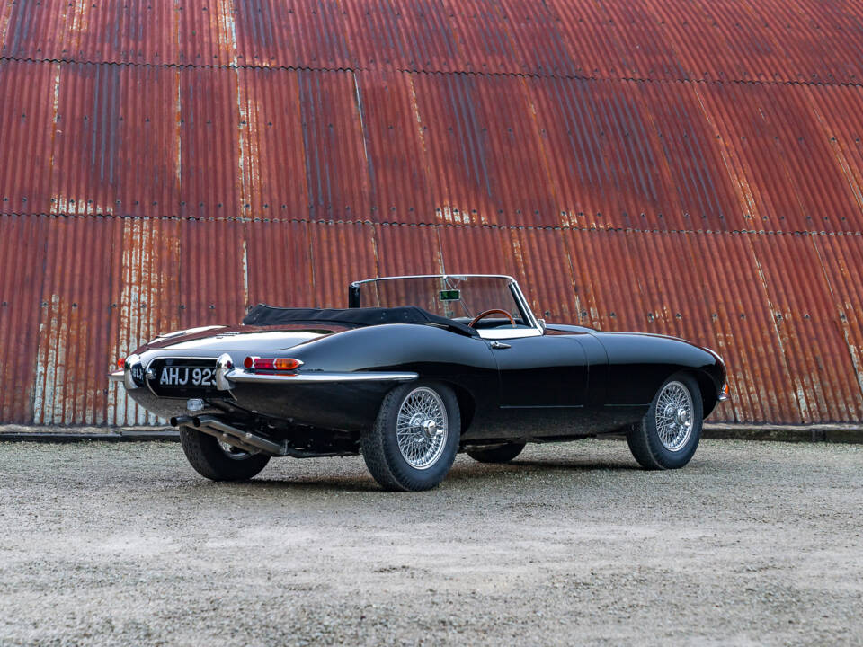 Bild 3/35 von Jaguar E-Type 4.2 (1967)