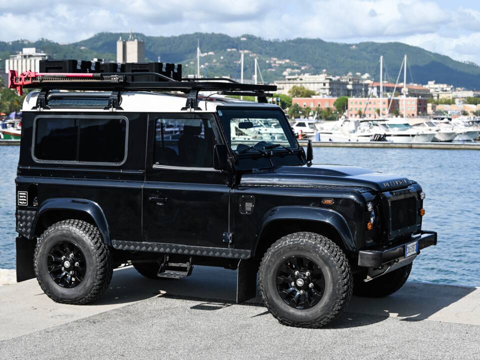 Image 45/70 of Land Rover Defender 90 TD4 (2007)