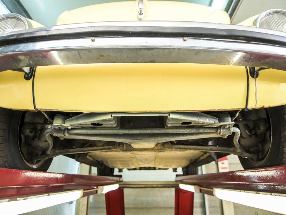 Immagine 46/50 di Volkswagen Käfer 1302 (1971)