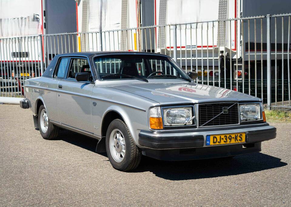 Bild 8/8 von Volvo 262 C Bertone (1979)