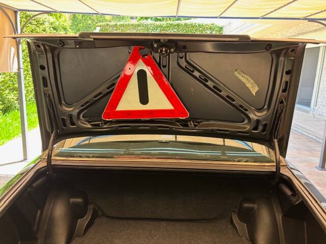 Bild 14/37 von Mercedes-Benz 190 E 2.0 (1991)