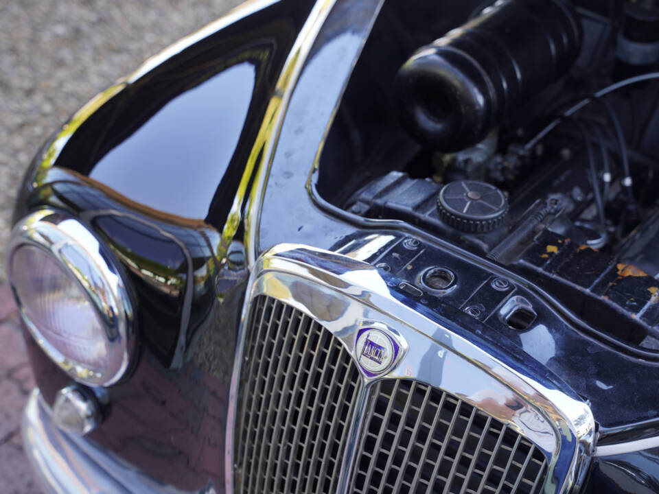 Image 38/50 of Lancia Appia C10 (1954)