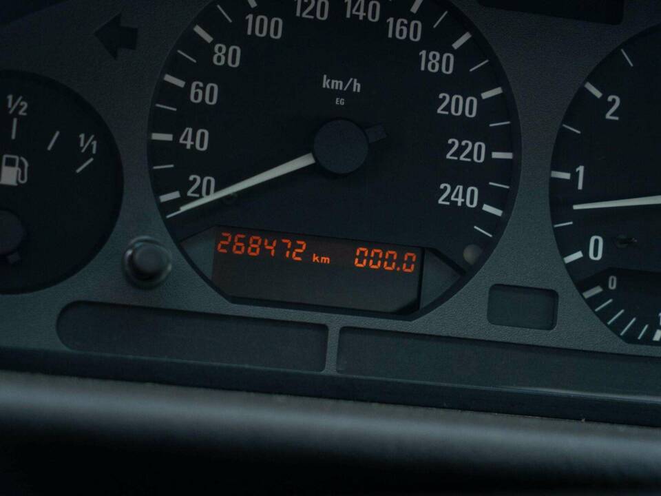 Bild 7/40 von BMW 316i (1998)