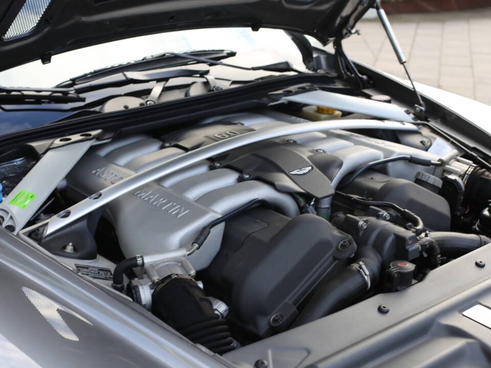 Bild 38/47 von Aston Martin DB 9 Volante (2006)