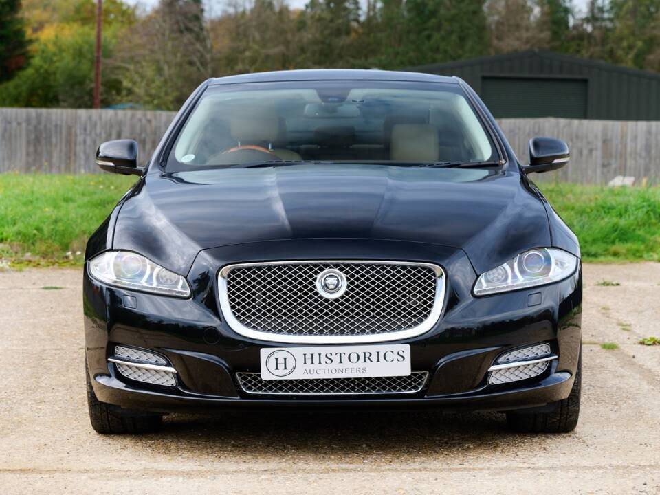 Bild 6/50 von Jaguar XJ 5.0 (2011)