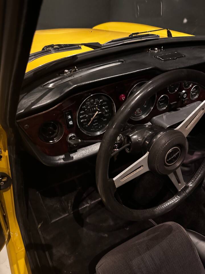 Image 36/70 of Triumph TR 6 PI (1976)