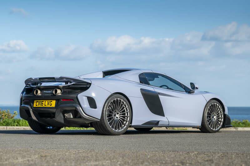 Image 7/37 of McLaren 675LT Spider (2016)